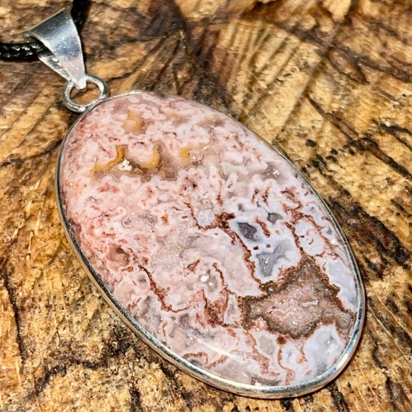 Beige- Brown Crazy Lace Agate Pendant 2 1/4” - Picture 3 of 11